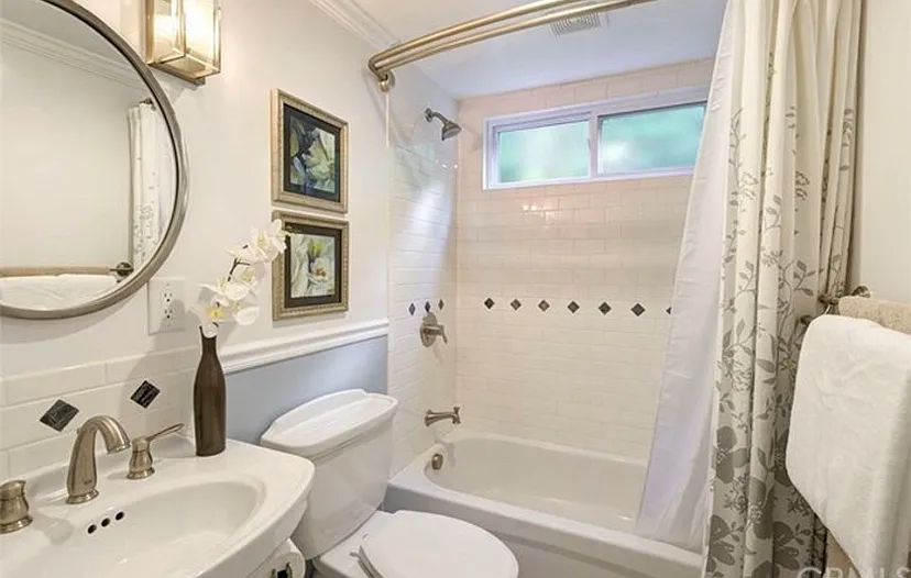5 bed, 2344 sqft, $6,495 — Photo 3