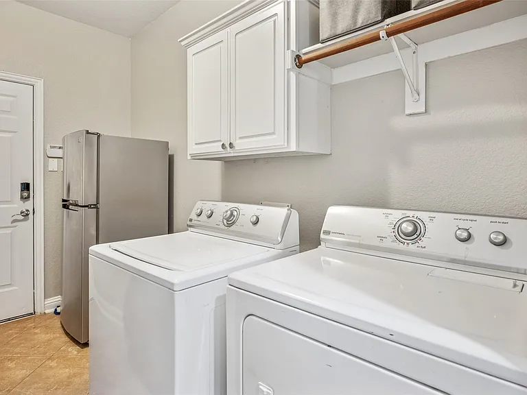 8812 Bluffcreek Ln — Photo 30