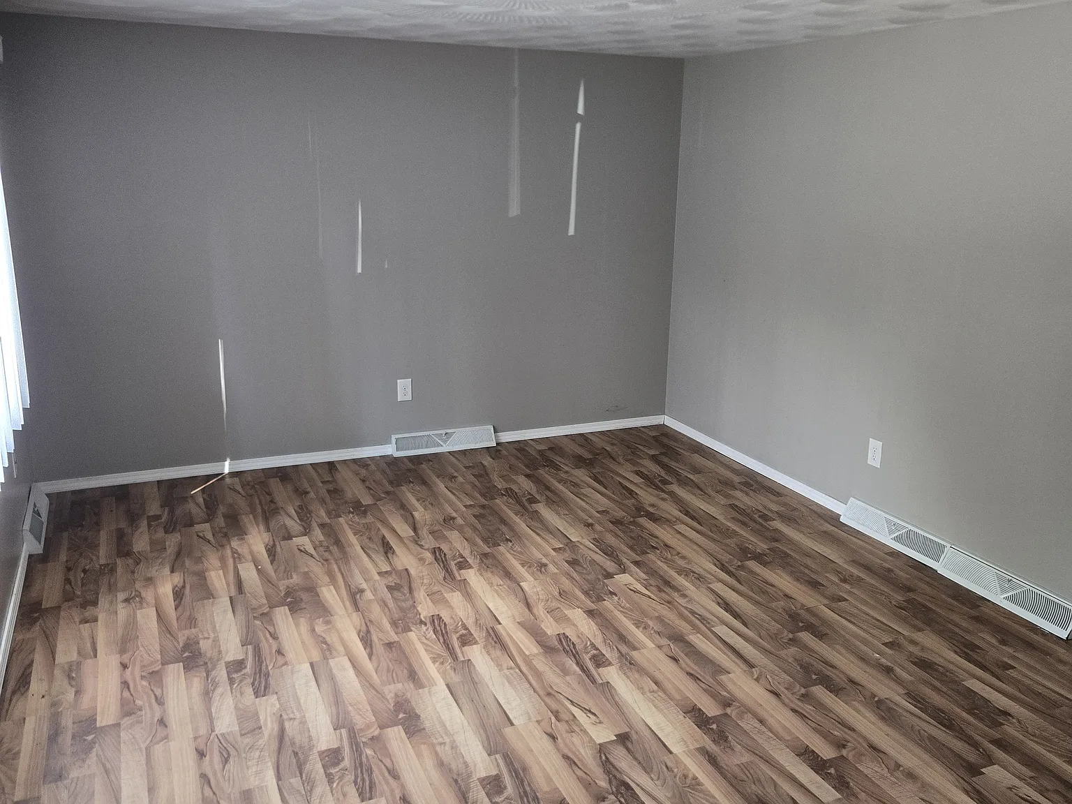 2 bed, 1.5 bath, 1200 sqft, $1,100 — Photo 2
