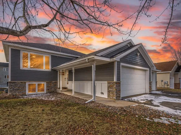 9085 Prairie St, Elko New Market, MN 55020