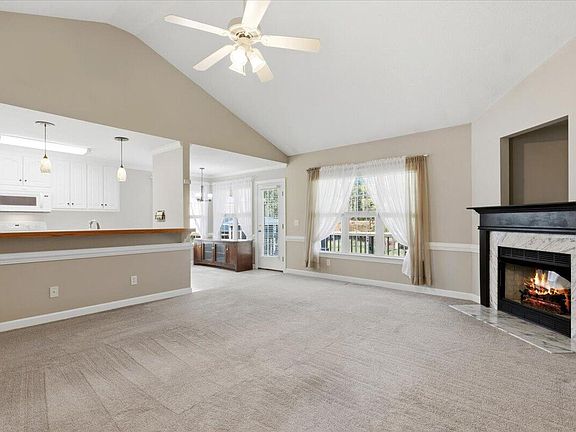 4th image of 537 Hunter Way