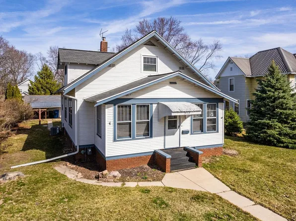 513 4th St, Baraboo, WI 53913