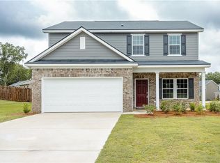 141 Wood Hill Dr, Smiths Station, AL 36877