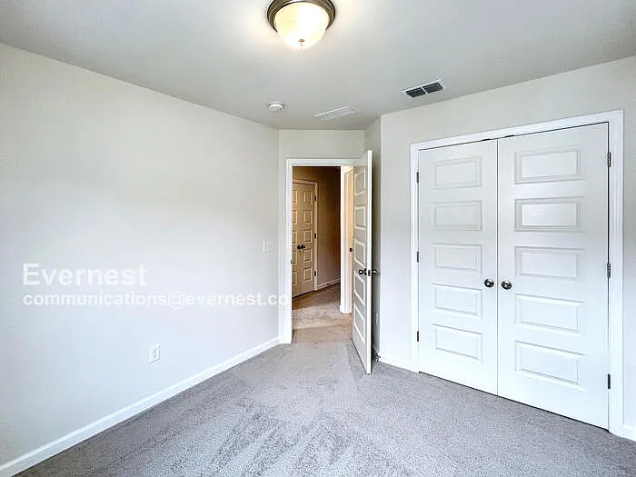 329 Victoria Dr — Photo 14