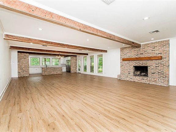 3rd image of 15780 Irene Rd
