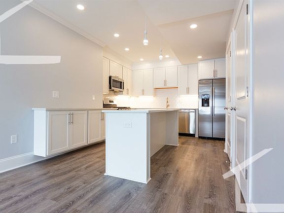 120 Kenrick St. #3 Boston - Brighton Unit Photo 2