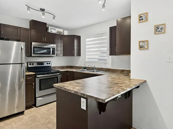 12004 22nd Ave SW #52, Edmonton, AB T6W 0T1