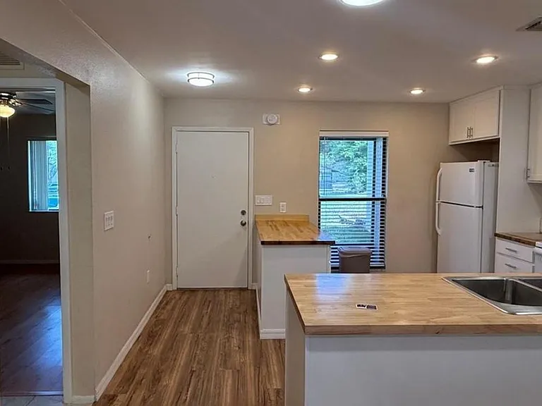 2130 Bancroft Pl #B — Photo 1
