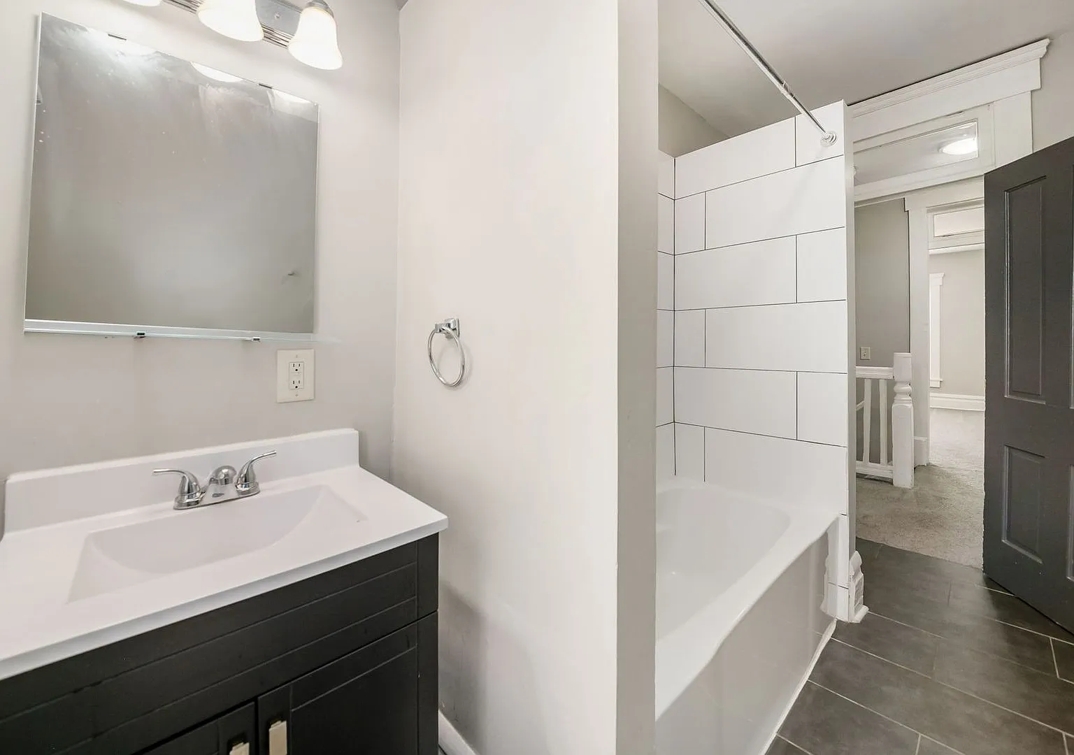 Bright 2BR Corner Townhome! Quartz, Stainless Steel & Private W/D | Pet Friendly! — Photo 4
