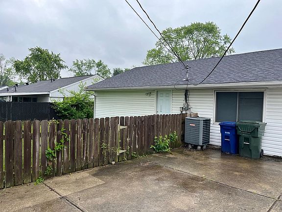 5th image of 2656 Sherborne Cres