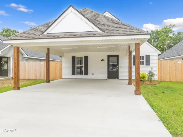 218 Camerons Cove Dr, Carencro, LA 70520