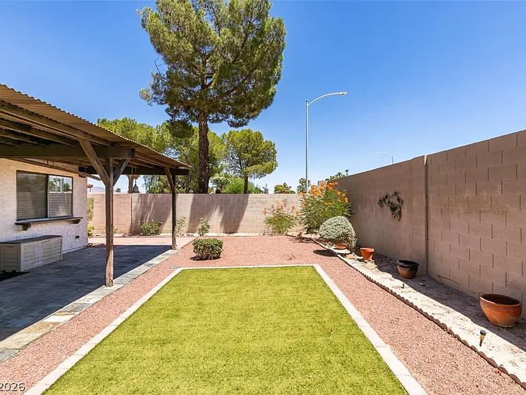 2587 Swan Ln — Photo 30