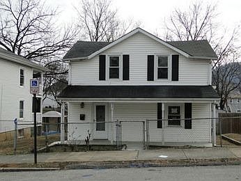 2nd image of 627 Mountain Ave SE