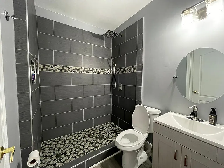 1st Floor Bathroom