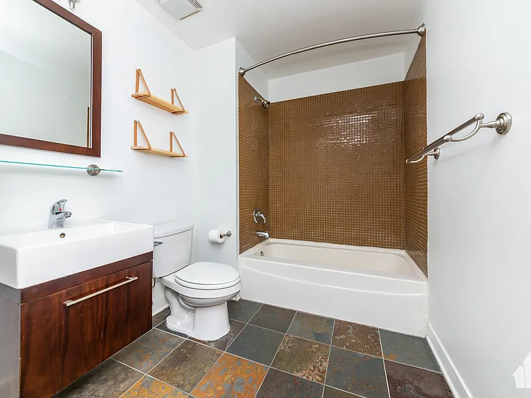 650 W Wayman St #106C — Photo 9