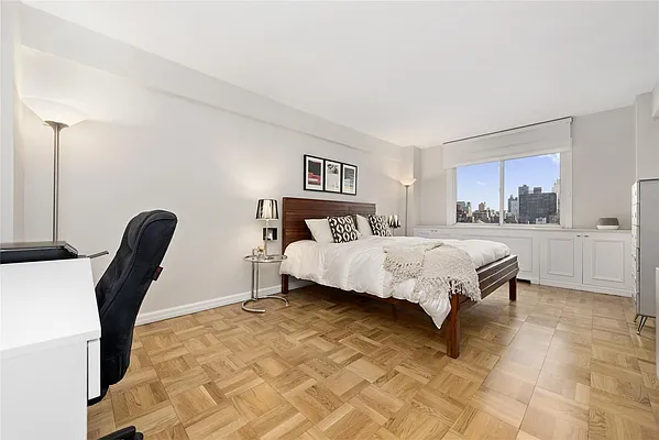 Sold by Digs Realty Group | media 16