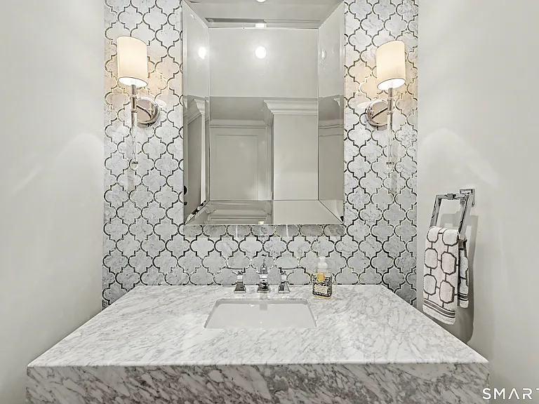 30 Brookridge Dr — Photo 11