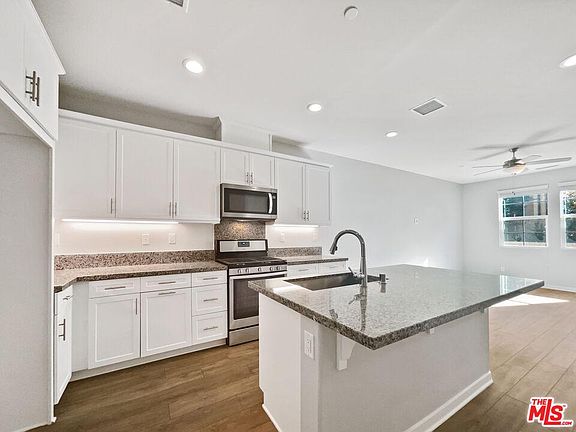4th image of 28721 Jardineras Dr