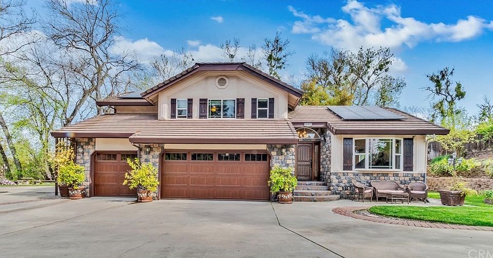 1st image of 897 Vista Verano Ct