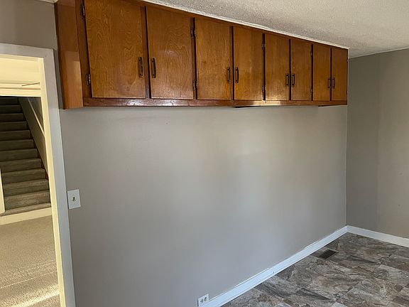 3rd image of 3852 N Mill Rd #2