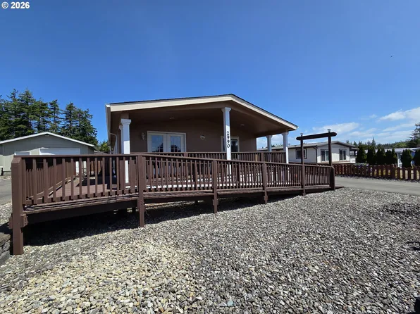 2990 Knott Ter, Coos Bay, OR 97420