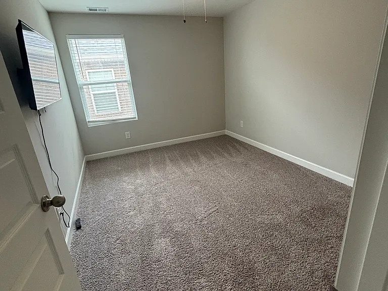 326 Banbury Dr — Photo 19