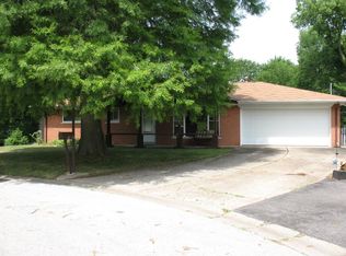 25 Willowbrook Dr, Belleville, IL 62226