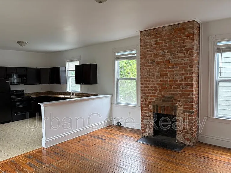 621 N 31st St #B — Photo 7