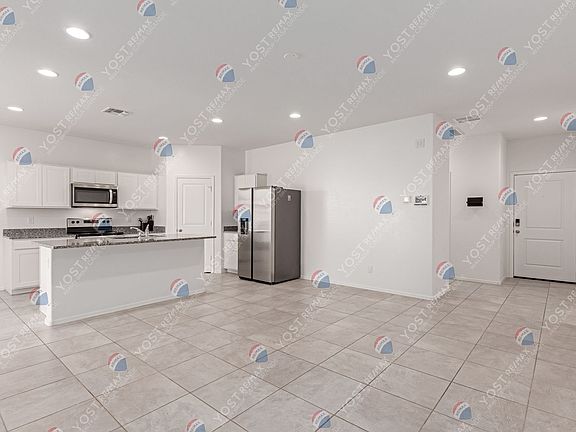 2nd image of 3575 N Encanto St