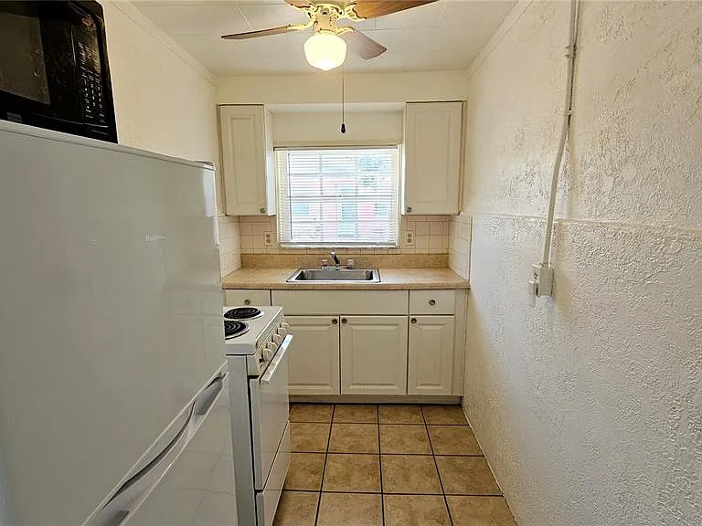 15 Mango St — Photo 13