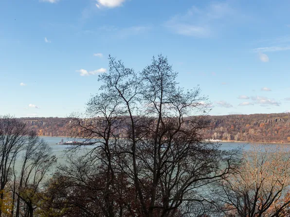 2621 Palisade Avenue image 2 of 22