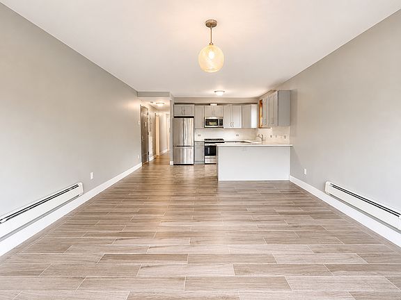 4th image of 560 19th St APT 3B