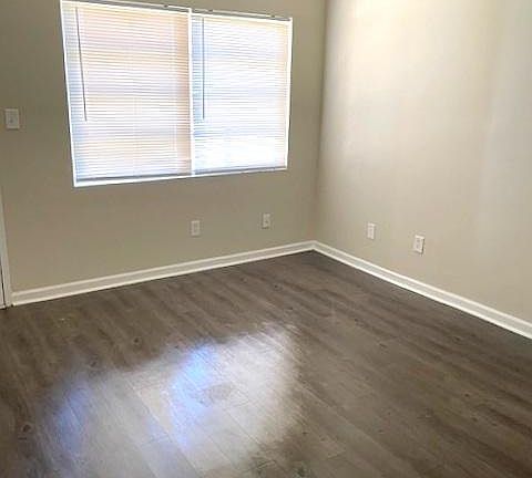 4th image of 1834 John Calvin Ave #17