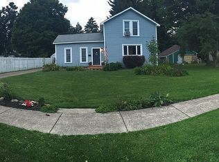 54 Smith St, Springville, NY 14141