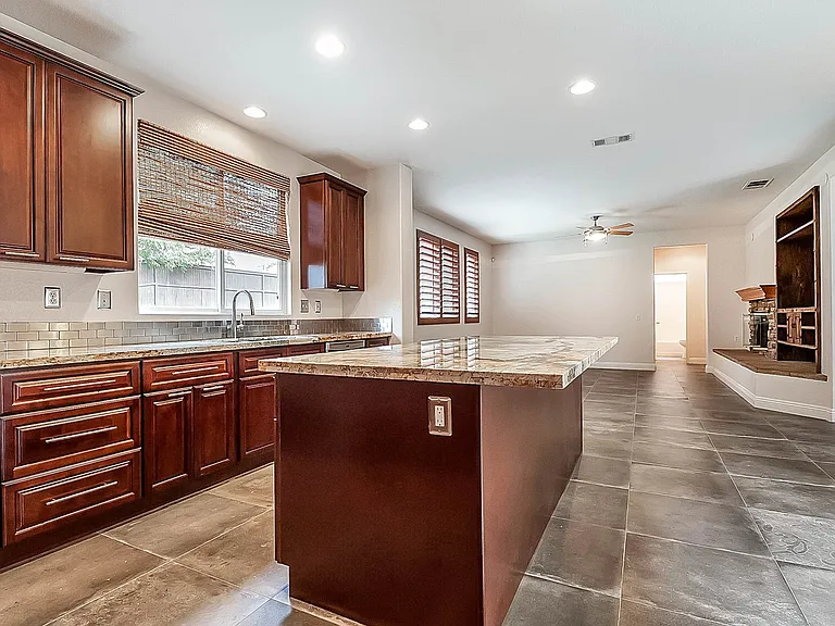 32440 Angelo Dr — Photo 18