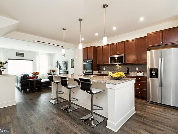 5th image of 17661 Falcon Heights St