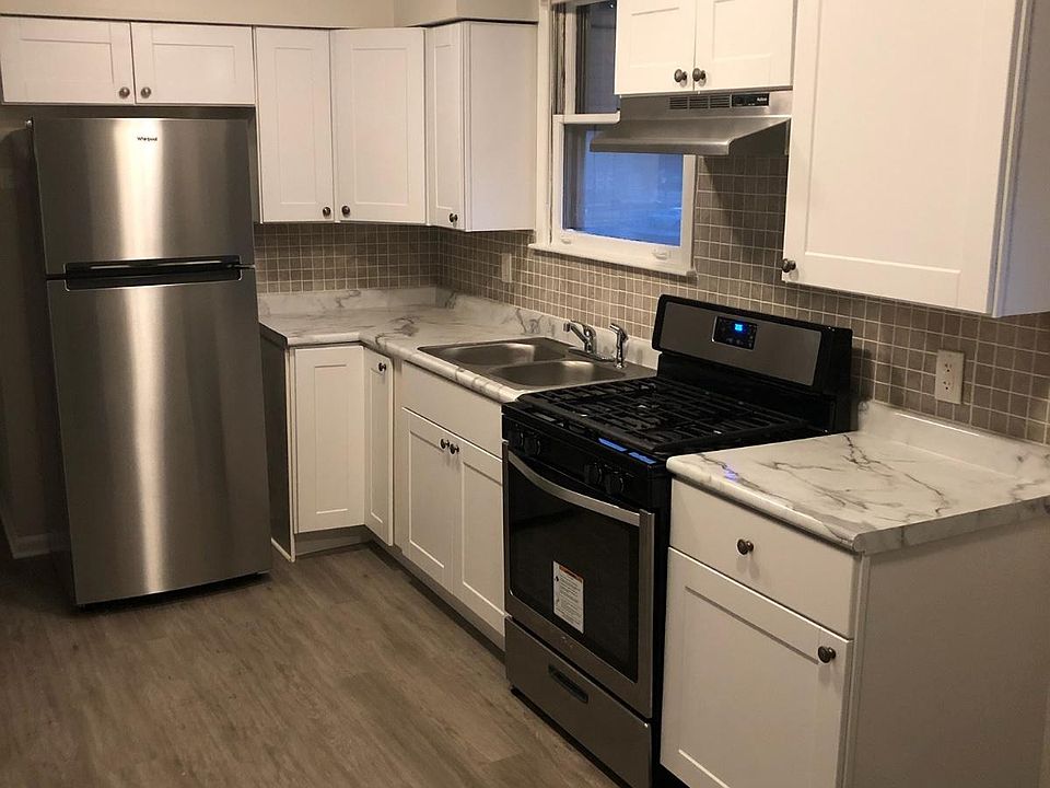 2nd image of 135 W 110th St