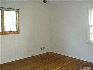 4th image of 271 N Nassau Ave