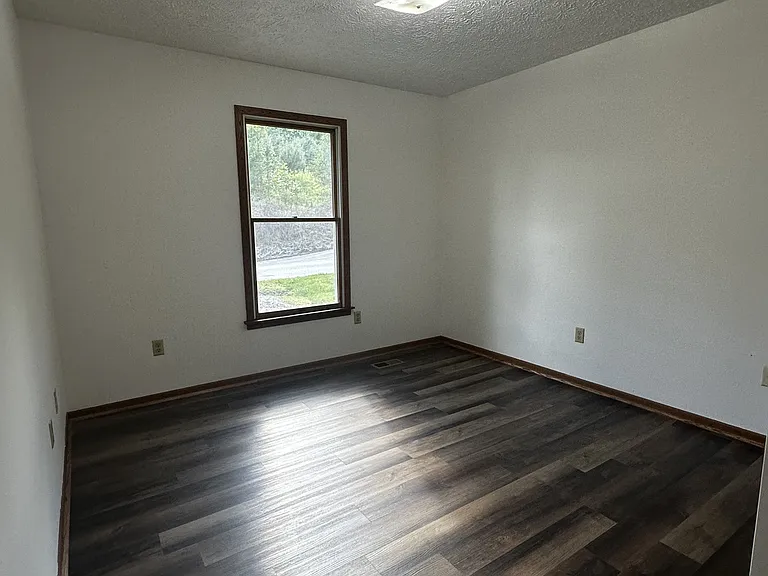 106 Sharon Dr #2 — Photo 4