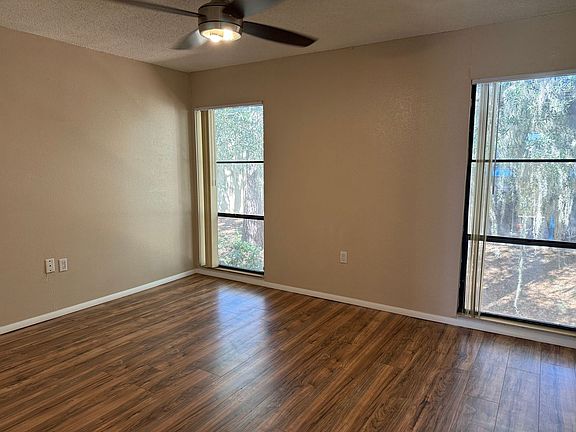 5th image of 2811 SW Archer Rd APT V184