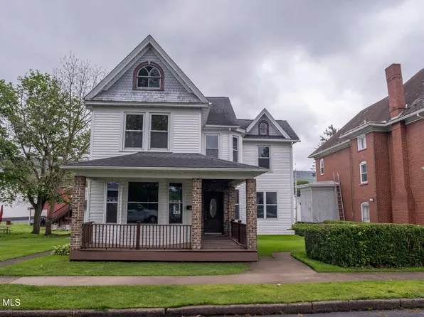 411 S 1st St, Bellwood, PA 16617