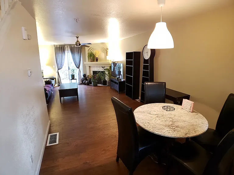 11806 E Kepner Dr — Photo 3