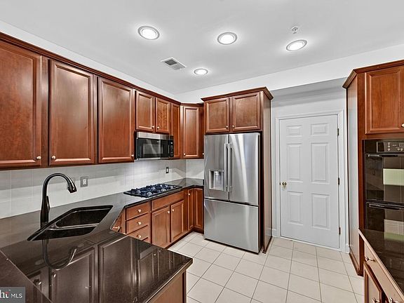 4th image of 13526 Station St Unit 13526