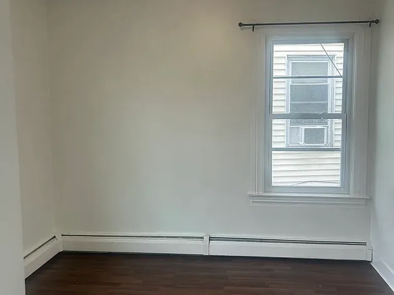 111 Knowles St #2 — Photo 4