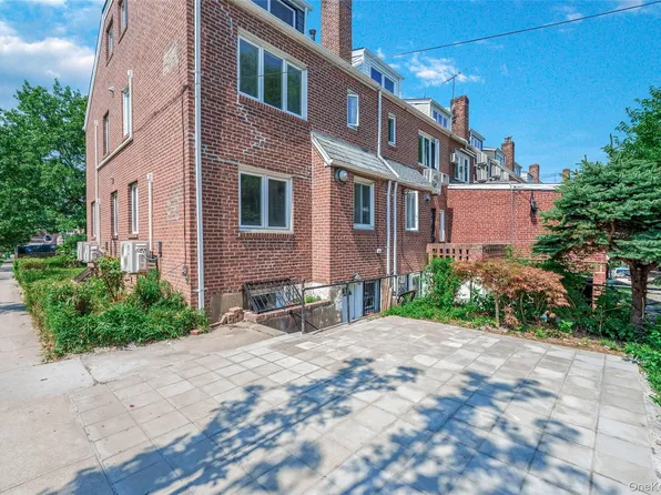 141-141 139th St, Flushing, NY 11367