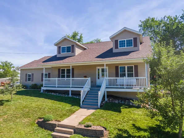 1303 Grandview Ct, La Crescent, MN 55947
