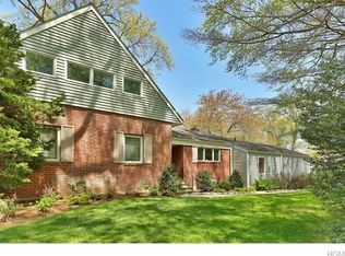 46 Wood Hollow Ln, New Rochelle, NY 10804