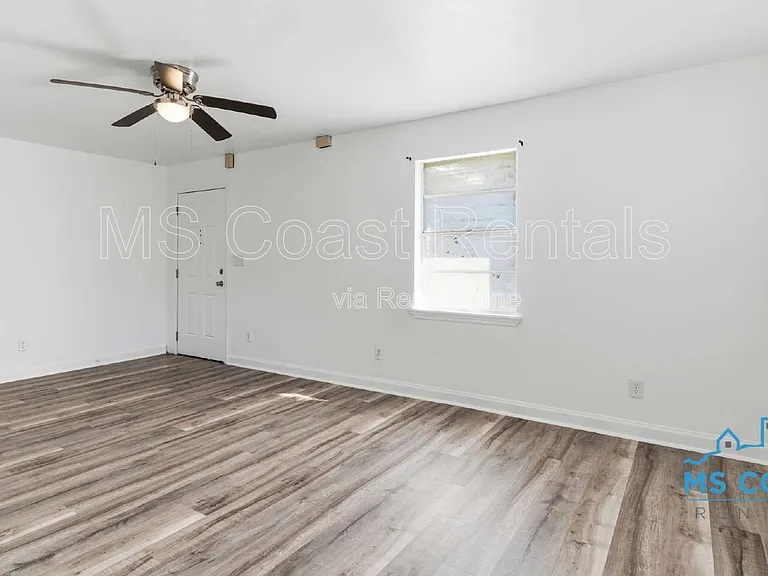 3007 Meteor St — Photo 4