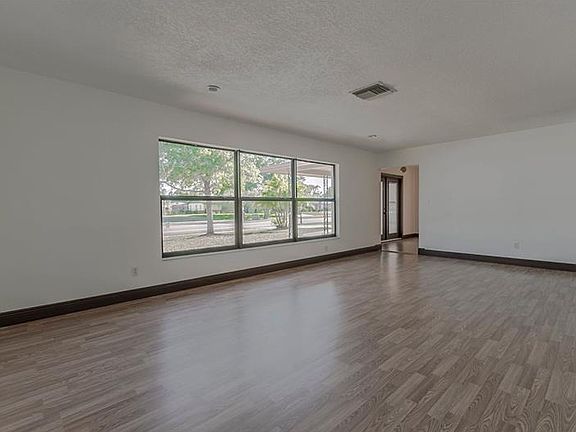 5th image of 20319 Macon Pkwy #1