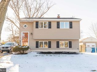 10 Dunsinane Dr, New Castle, DE 19720